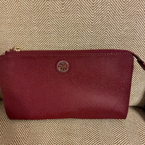 Tory Burch Robinson Maroon Crossbody - Excellent Condition - Picture 3 of 7